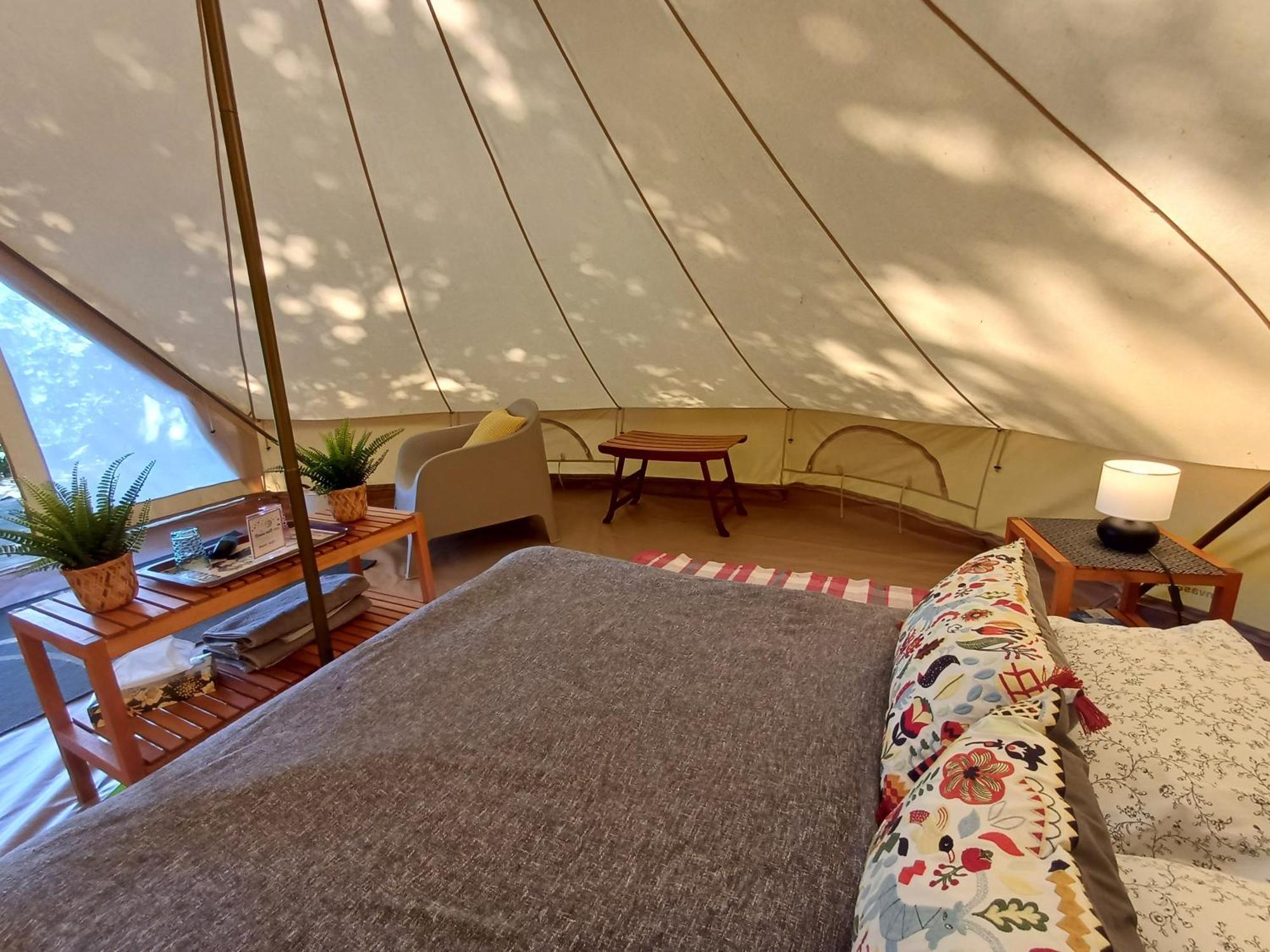 Camping Etang Du Camp Senergues Exteriör bild