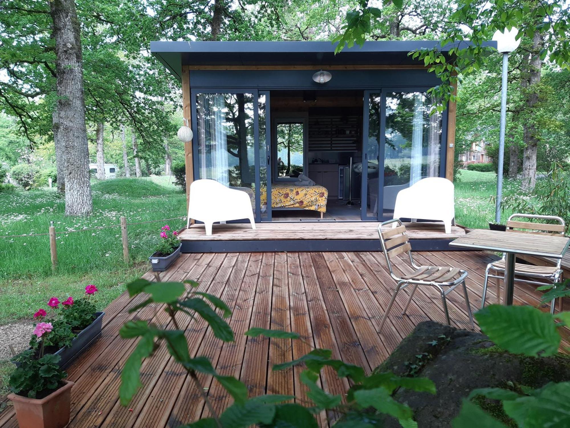Camping Etang Du Camp Senergues Exteriör bild