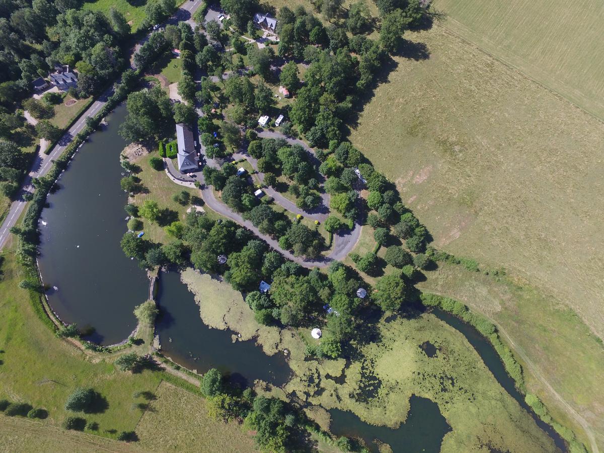 Camping Etang Du Camp Senergues Exteriör bild