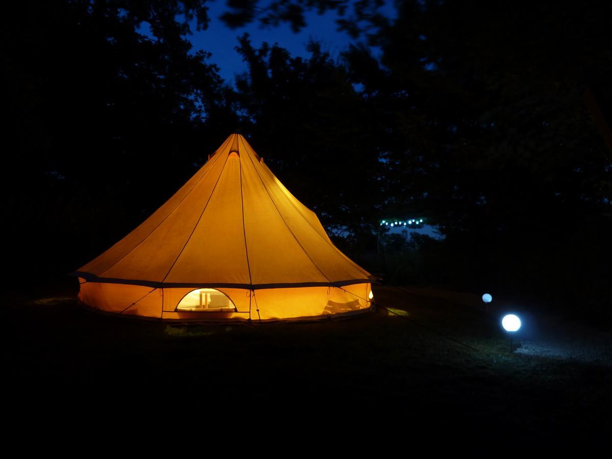 Camping Etang Du Camp Senergues Exteriör bild
