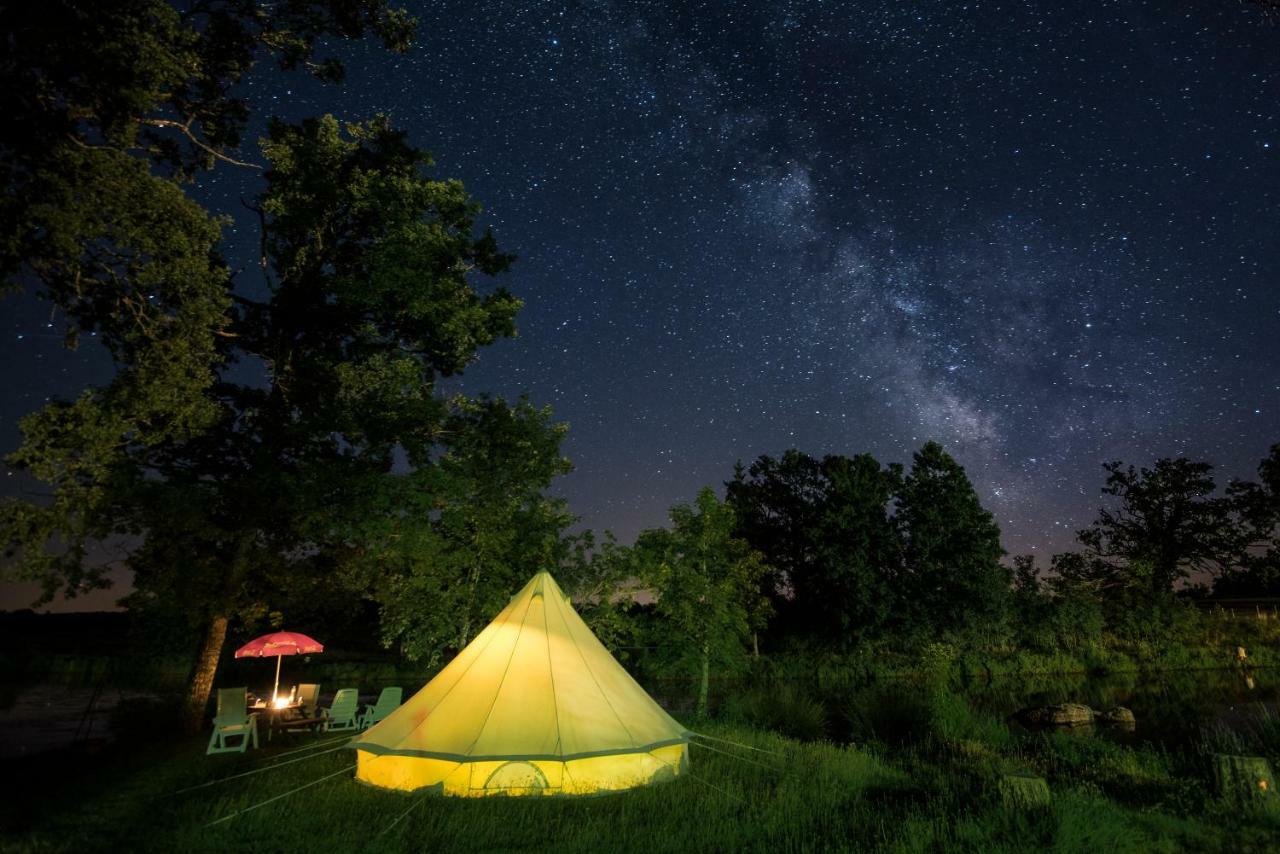 Camping Etang Du Camp Senergues Exteriör bild